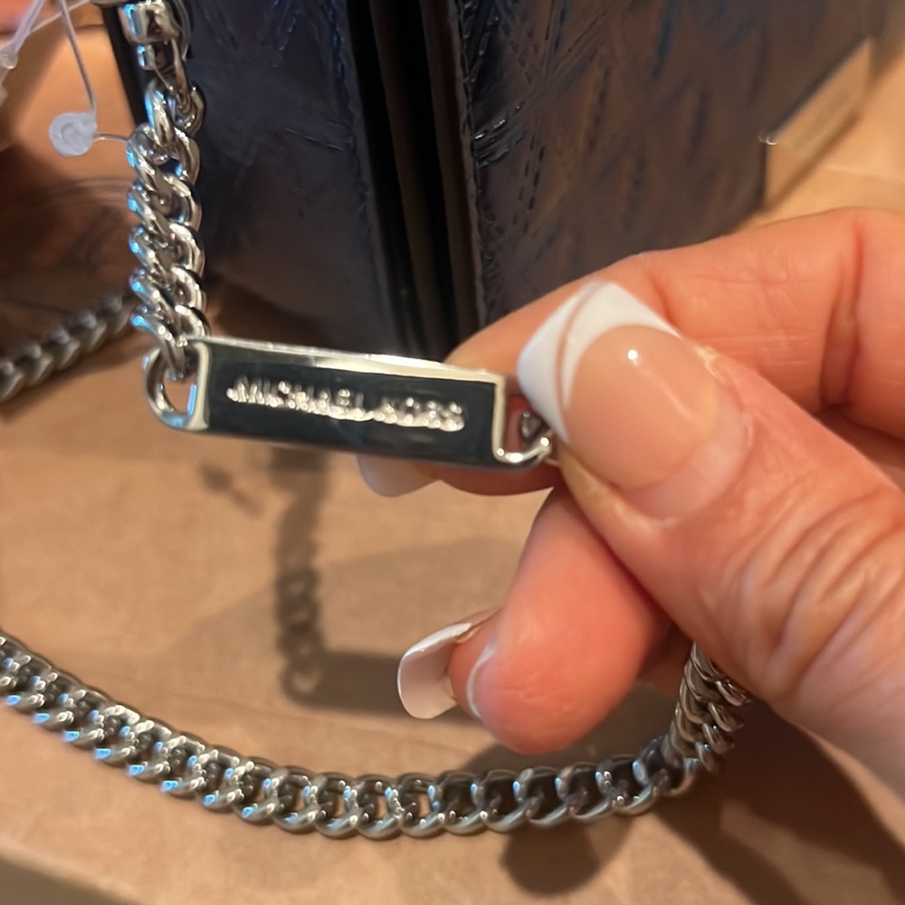 Michael Kors Leather Quilted Pyramids Gusset
Clutch Crossbody steel blue new - Picture 5 of 10